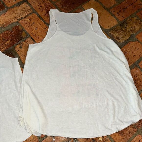 Free Your Mind Pineapple Tank - Picture 4 of 7